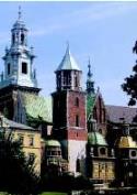 La catedral de Cracovia dominando la colina de Wawel con sus tres torres diferentes