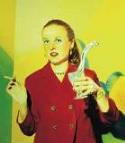 Ouka Leele: Autorretrato con vaso de agua (1980)
