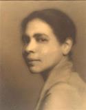 Nellallitea 'Nella' Larsen, 1891-1964, en 1928 (foto de James Allen;fuente, wikipedia)