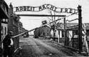 Puerta de entrada al campo de exterminio de Auschwitz