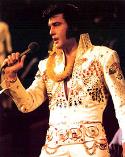 Elvis Presley en un concierto en Hawai en 1973  (fuente: wikipedia)